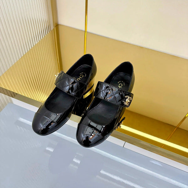 CC 2026 Mary Jane 35 Black Gold Black Patent Leather 667752