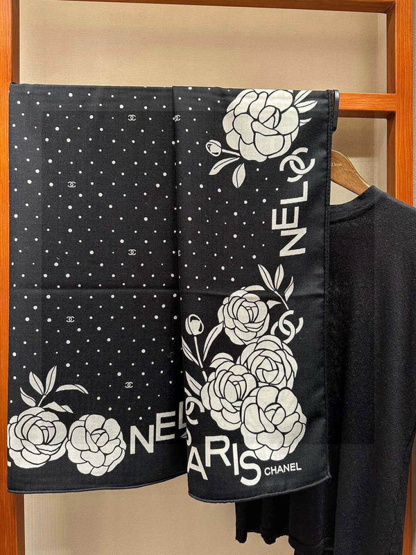 CHANEL 25S SCARF 140 IN SILK 735805
