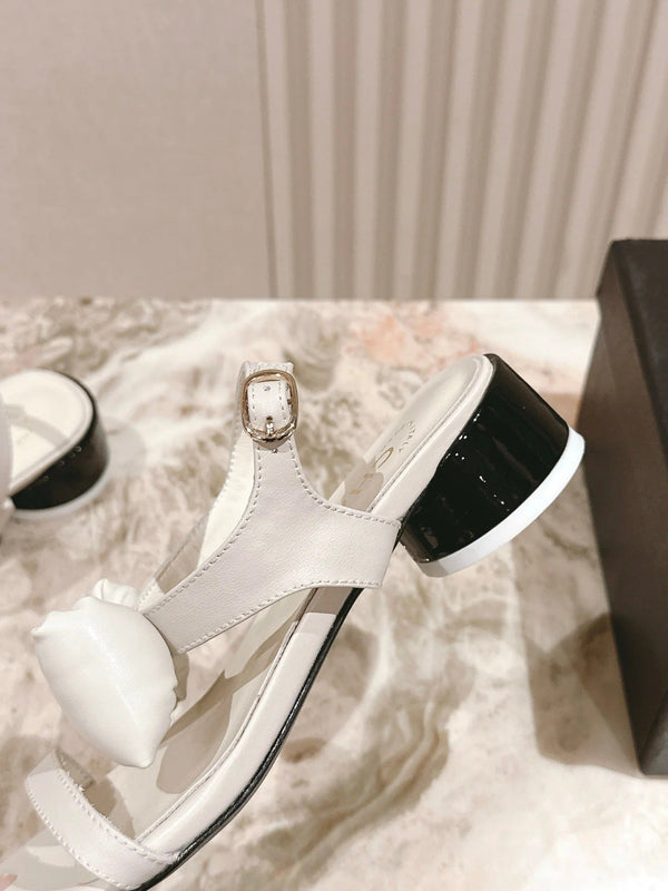 Sandales à nœud CC 26s en cuir de vachette blanc 658468