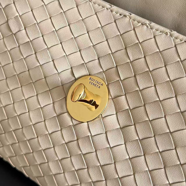 BV 2026 Madison Intrecciato Bag 27cm Beige Leather