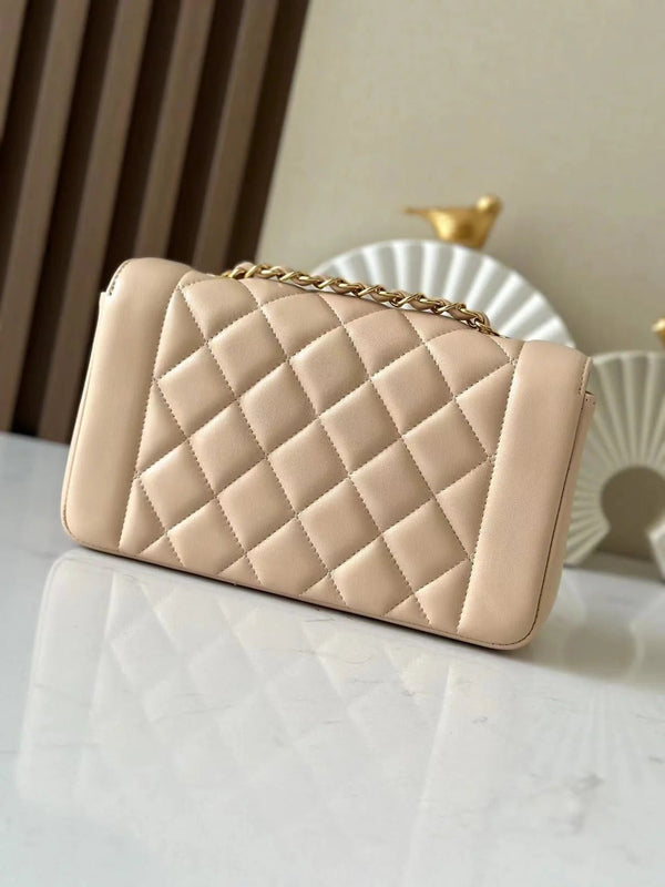 CC 2026 Diana Shoulder Bag 22.5cm Beige Lambskin