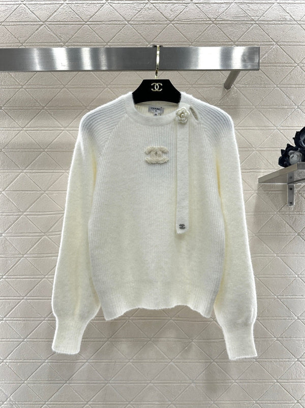 CC 26 Pull en Cachemire avec Broche Épi de Blé en Perles Logo 807115