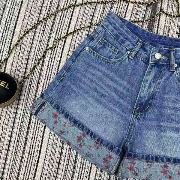 Chanel 2026 Short en Coton Bleu Brodé de Fleurs 358656