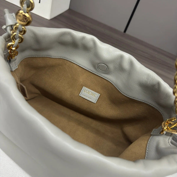 Loewe 2026 Sac cadeau Flamenco 30 cm Cuir Nappa de mouton souple Ivoire