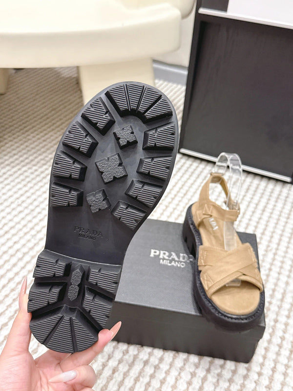 Sandales compensées PRA 2026S en toile beige et noire 657526