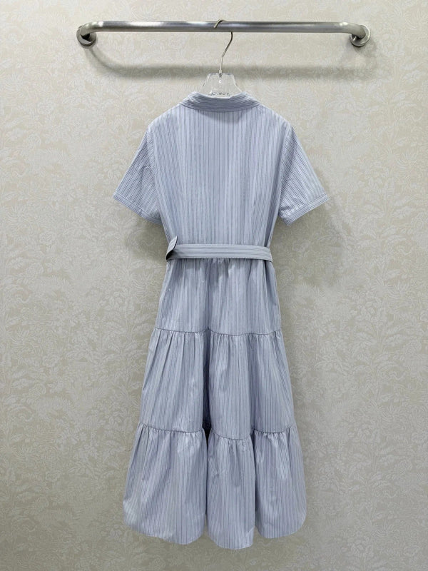 Robe courte à manches courtes et col à revers Miumiu 2026 en coton bleu 353015