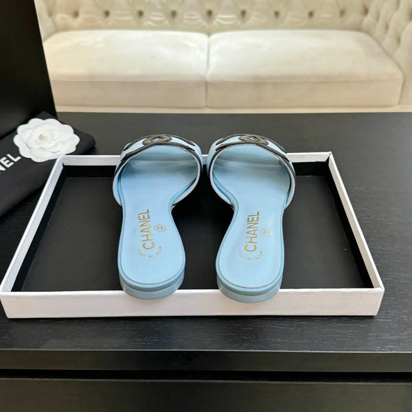 Chanel Sandale Plate 2026 Cuir de Vachette Bleu Clair Noir