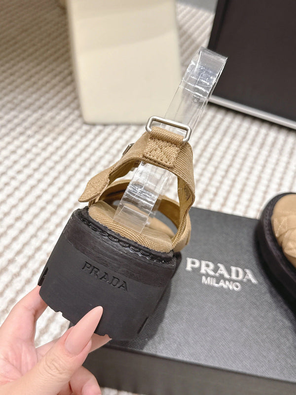 Sandales compensées PRA 2026S en toile beige et noire 657526