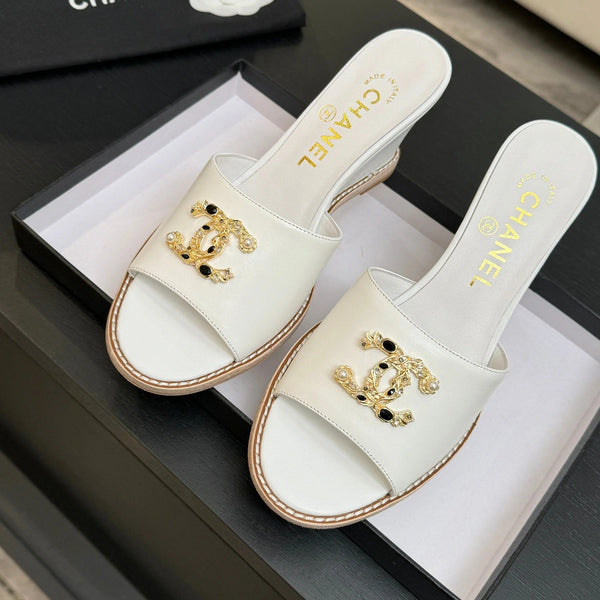 CC 2026 Wedge Sandals 65 Black Lambskin Gold Black Logo 667764