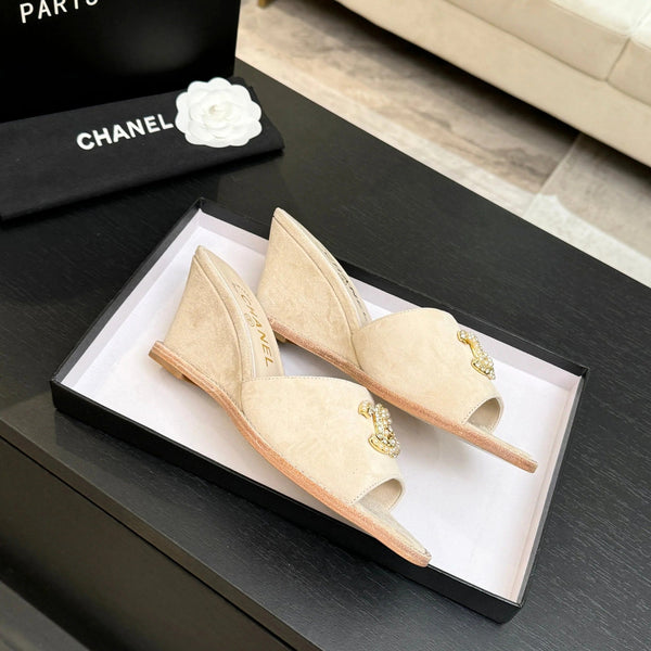 CC 2026 Wedge Sandals 65 Light Beige Suede 667773