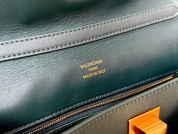 Sac Balenciaga Medium 35 Cuir de Veau Vert Foncé Métal Doré