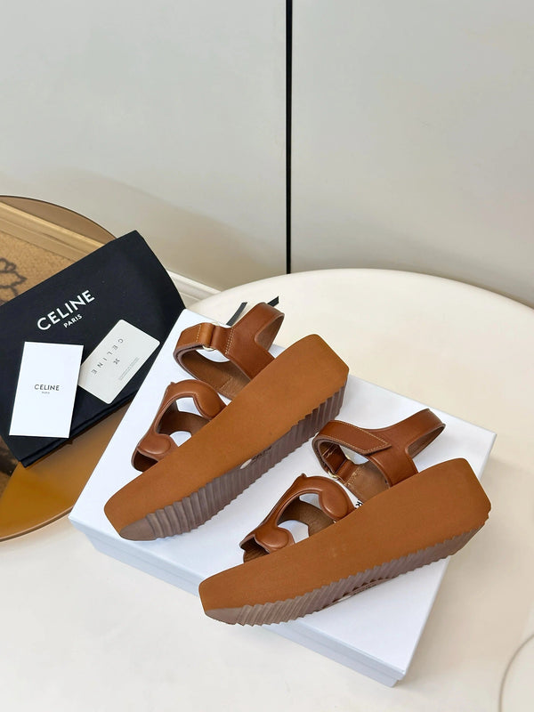 CL 26 Triomphe Platform Sandals Sheepskin 771077