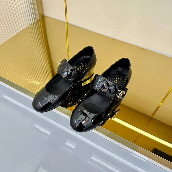 CC 2026 Mary Jane 35 Black Gold Black Patent Leather 667752