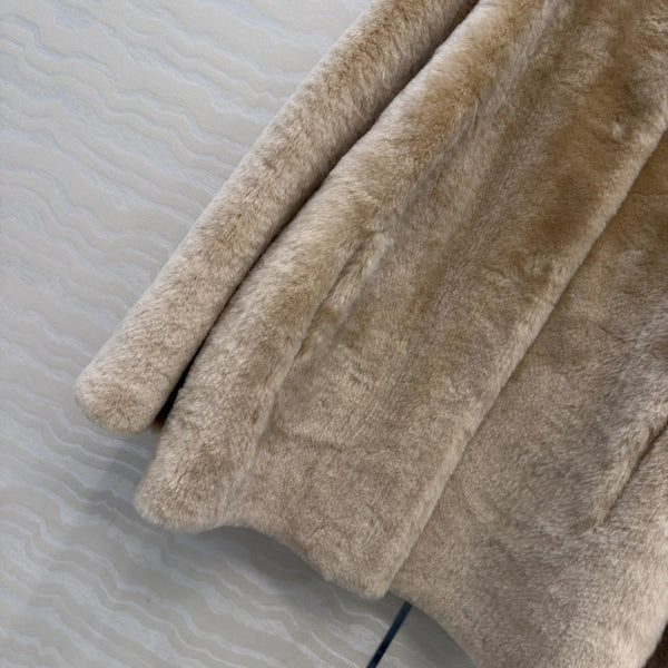 MANTEAU EN PEAU DE MOUTON MAX MARA 25S 005