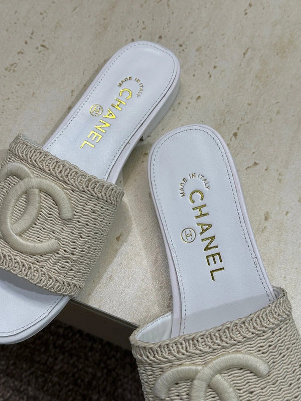 CC 2026 Double C Letter Slipper Woven Leather 787171