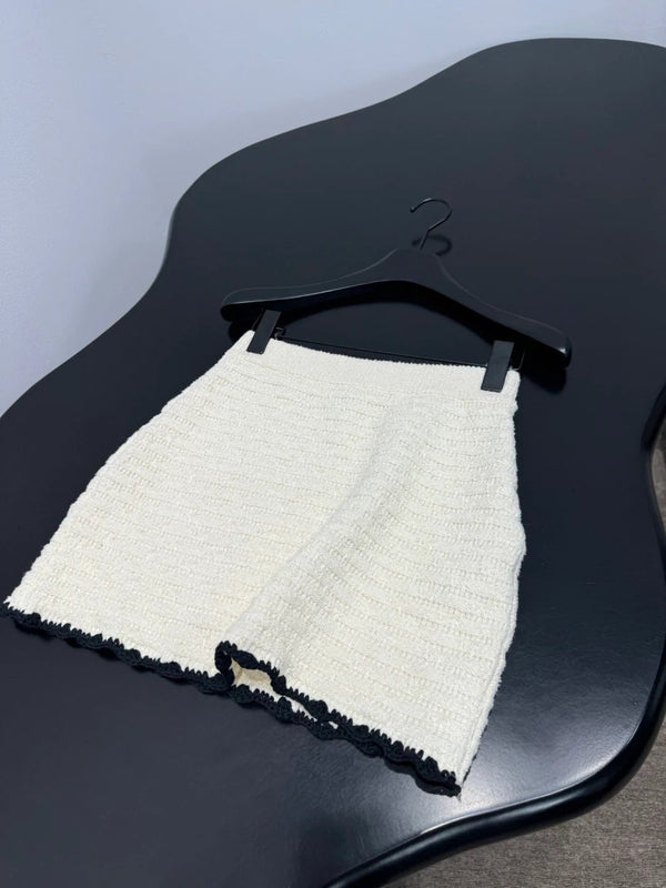 Chanel 2026 Mini-jupe en maille crochetée en laine écrue