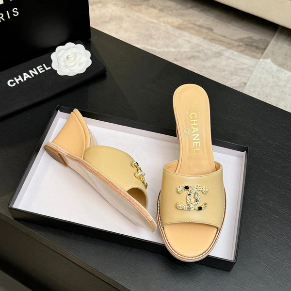 CC 2026 Wedge Sandals 65 Beige Lambskin Gold Black Logo 667765