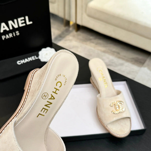 CC 2026 Wedge Sandals 65 Light Beige Suede 667773