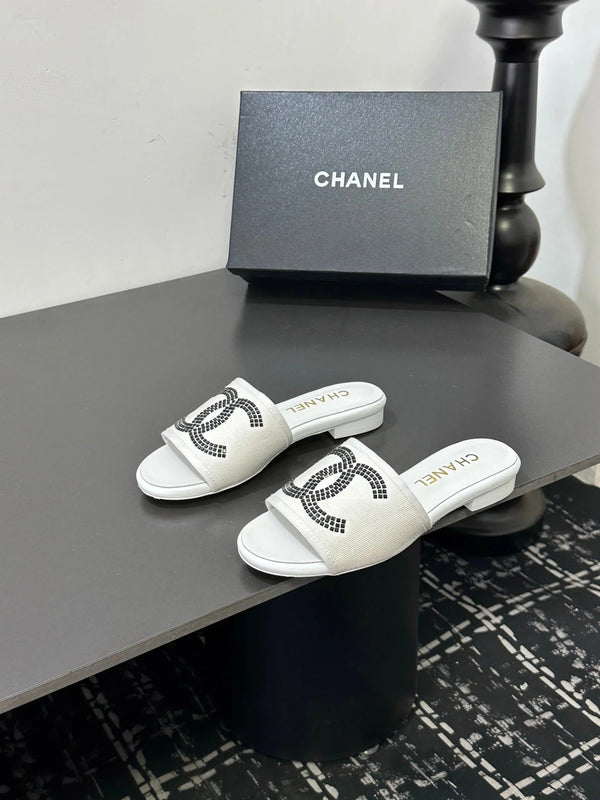 CC 2026 Chaussons Toile Blanche Peau de Mouton 668148