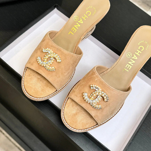 CC 2026 Wedge Sandals 65 Beige Suede 667767