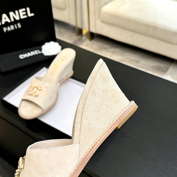 CC 2026 Wedge Sandals 65 Light Beige Suede 667773