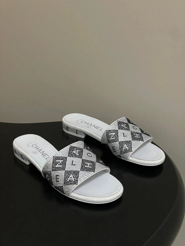 CC 26s Flat Sandals White Sheepskin Rhinestones 649521