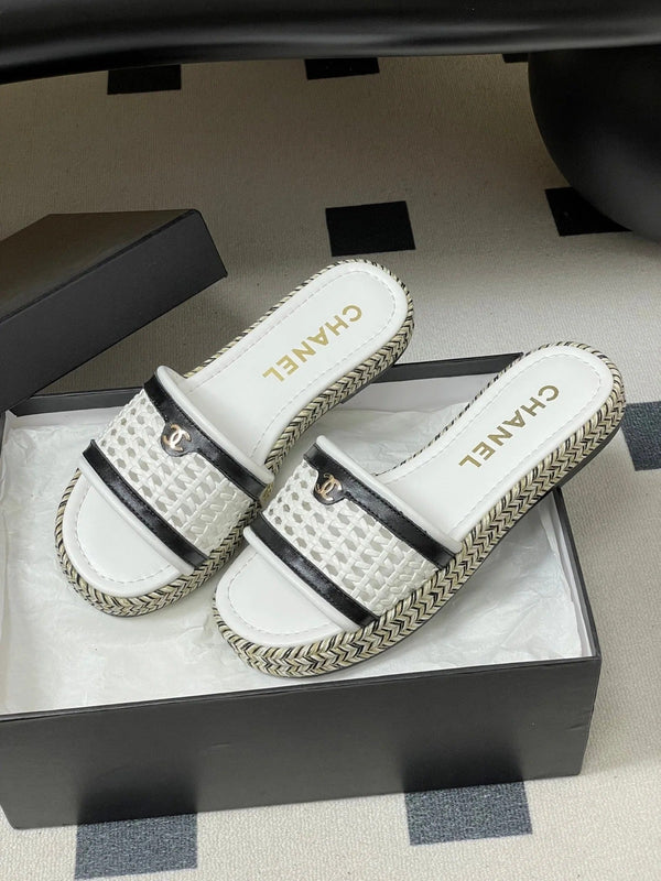 CC 26s Plateforme Claquettes Cuir de vachette Blanc 649458