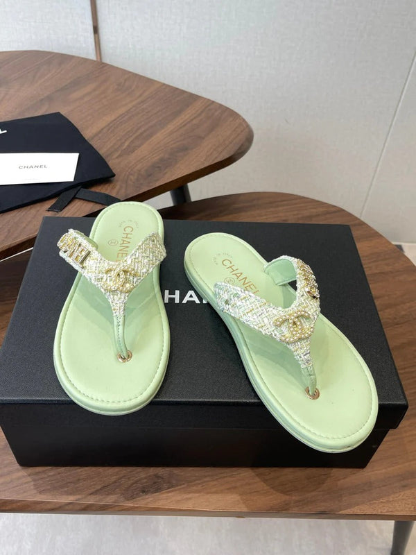 CC 2026 Thong Sandal Tweed Gold Logo Details 790366