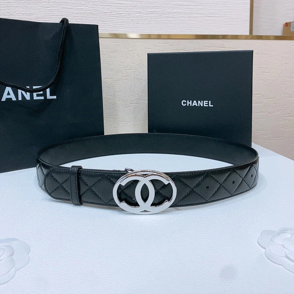 CINTURA DOUBLE C 38MM IN PELLE DI AGNELLO TRAPUNTATA NERA CON FIBBIA OVALE ARGENTO E LOGO CENTRALE