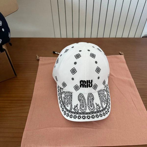 CAPPELLINO DA BASEBALL MM BIANCO CON MOTIVO RICAMATO BIANCO
