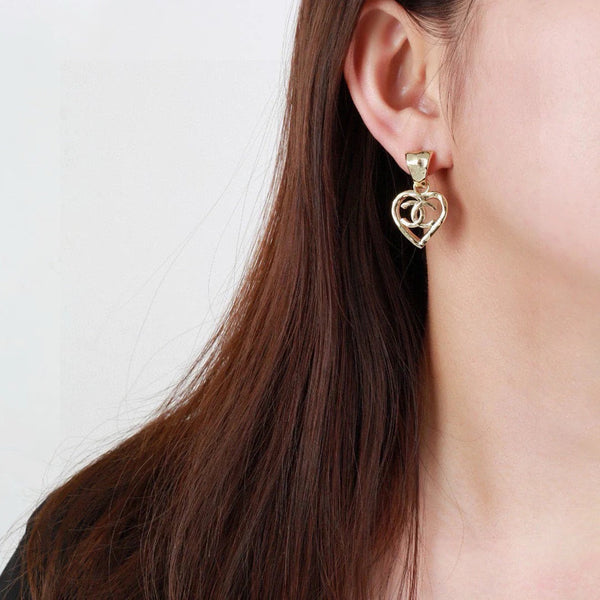 Boucles d'oreilles doubles C dorées en forme de cœur CC