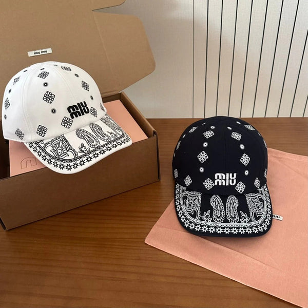 CAPPELLINO DA BASEBALL MM BIANCO CON MOTIVO RICAMATO BIANCO