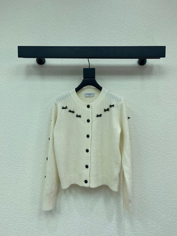 Gilet en laine CC 26 avec petit nœud 331297