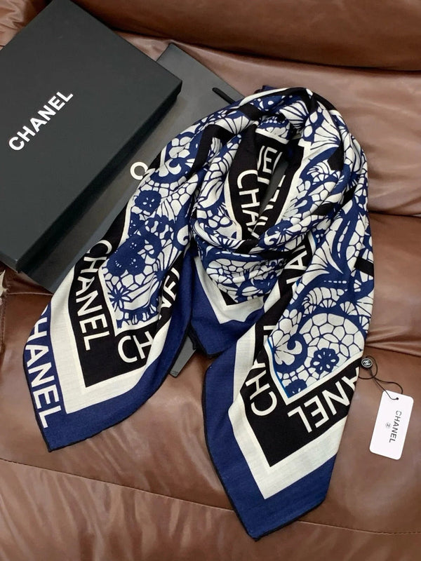 ÉCHARPE CHANEL 25S 135 CM EN CACHEMIRE ET SOIE 943320