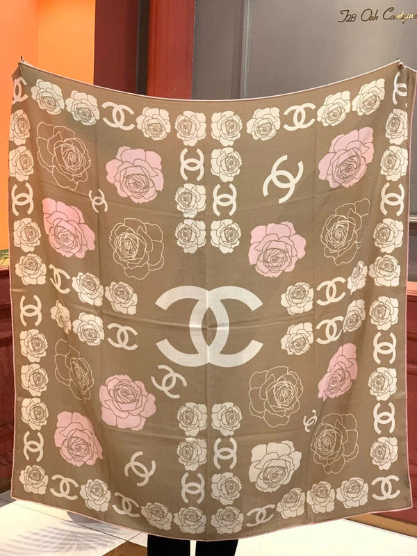 ÉCHARPE CHANEL 25S 140 CM EN CACHEMIRE ET SOIE 943337