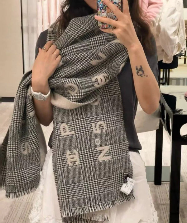 CHANEL 25S SCARF 194 CM IN CASHMERE 942900