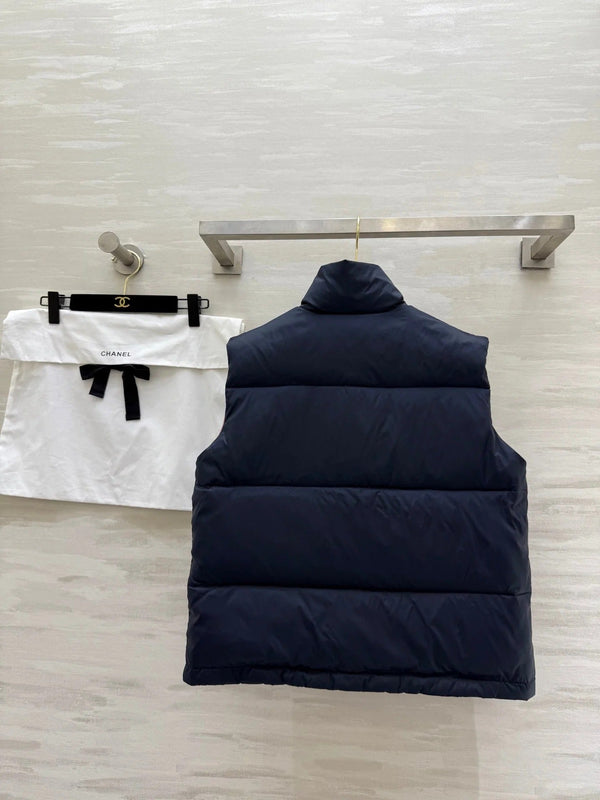 CHANEL VESTE SANS MANCHES 25S 482