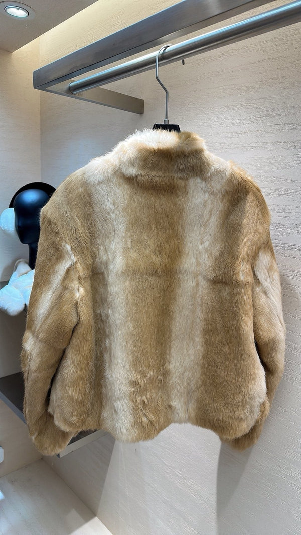 MANTEAU DE FOURRURE DE LAPIN DES NEIGES CHANEL 25S 498