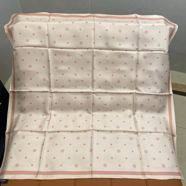CHANEL 25S SCARF 90 IN SILK 704605