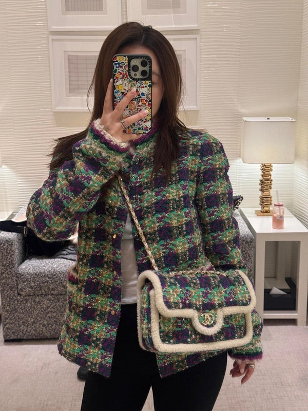 CHANEL VESTE COURTE EN TWEED 25S 499