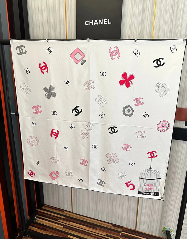 CHANEL 25S SCARF 90 IN SILK 733857