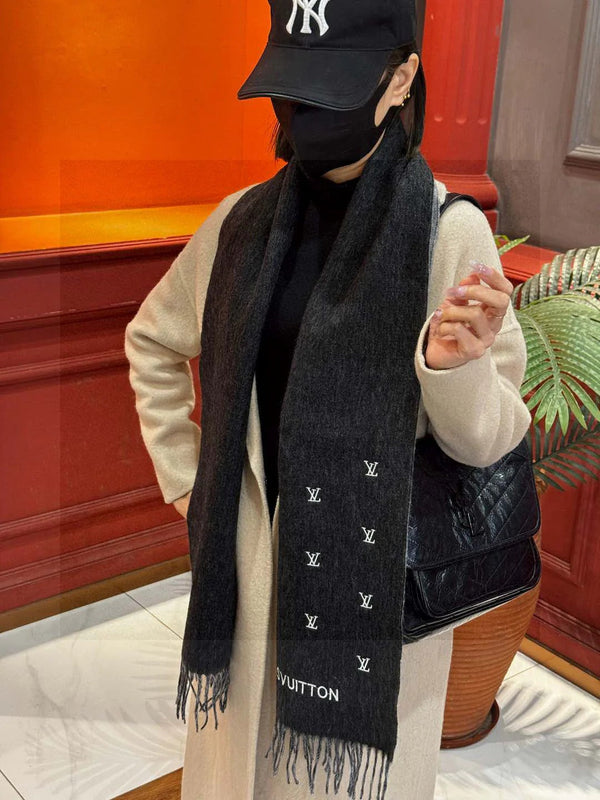 LV SCARF 180 CM IN CASHMERE 730575