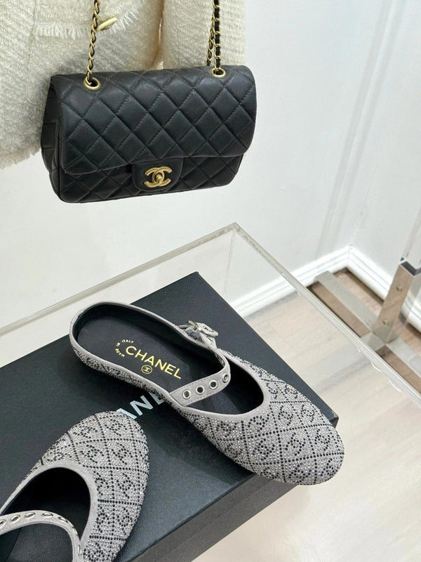 Ciabatte basse CC 25ss in grigio impreziosite da strass