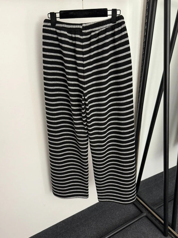 CHANEL PANTALON RAYÉ 25S 571