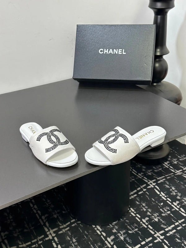 CC 2026 Chaussons Toile Blanche Peau de Mouton 668148