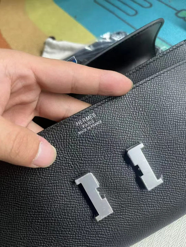 CONSTANCE SHOULDER BAG IN BLACK CALFSKIN