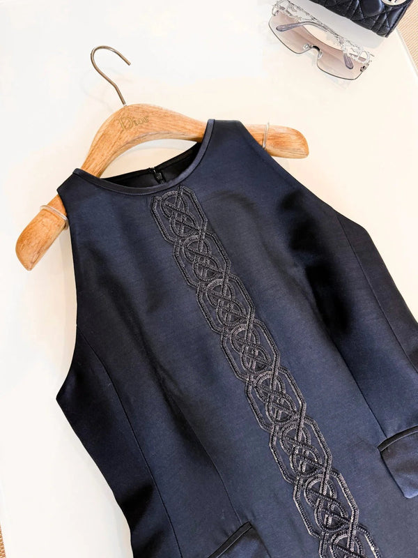 ROBE EN SOIE SANS MANCHES BRODÉE HERMES 25S 318