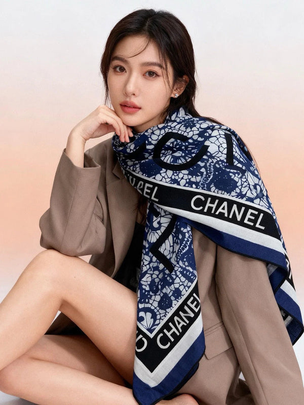 ÉCHARPE CHANEL 25S 135 CM EN CACHEMIRE ET SOIE 943320