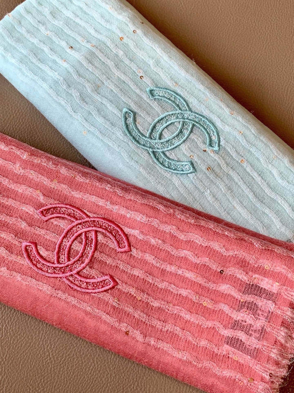 CHANEL 25S SCARF 200 IN CASHMERE VELVET 735756
