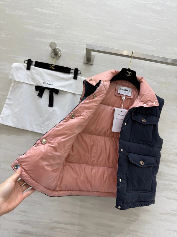 CHANEL VESTE SANS MANCHES 25S 482